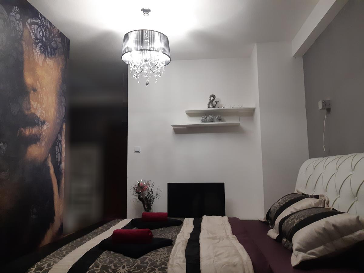 Velvet Lux Apartment Ni Extérieur photo