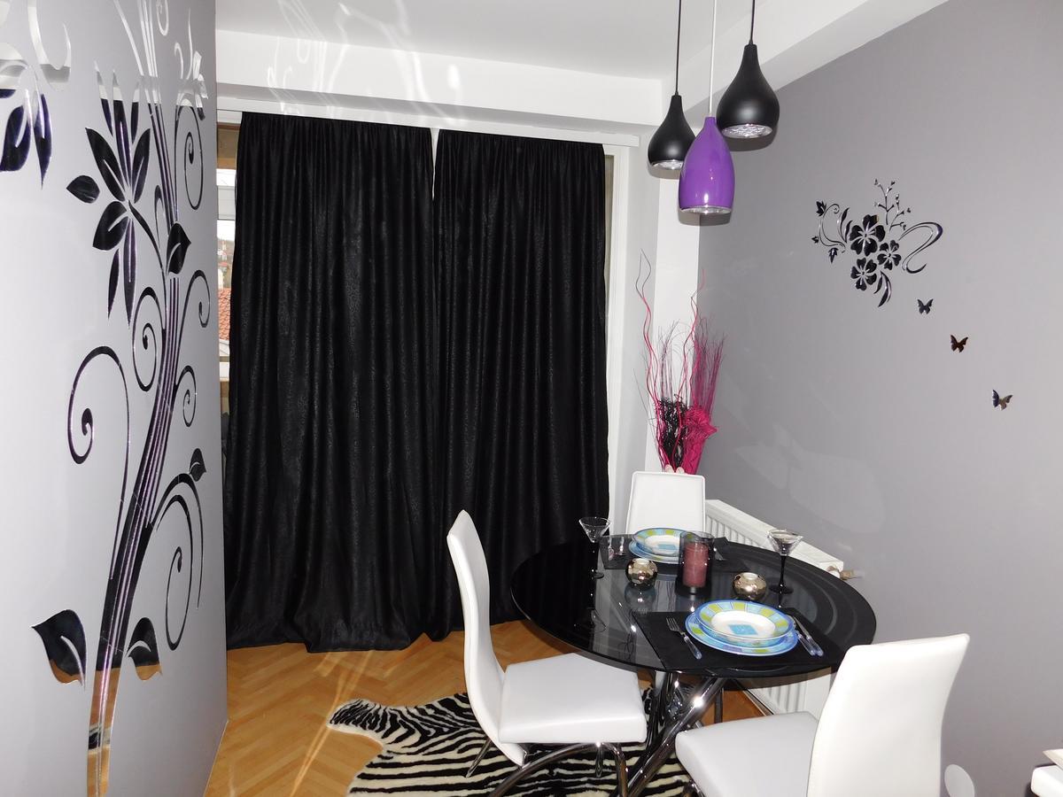 Velvet Lux Apartment Ni Extérieur photo