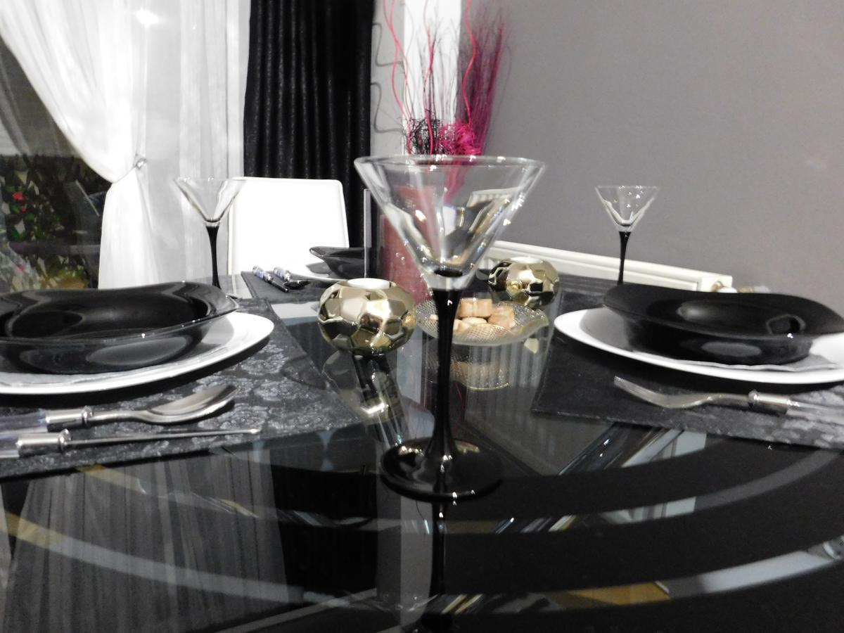 Velvet Lux Apartment Ni Extérieur photo