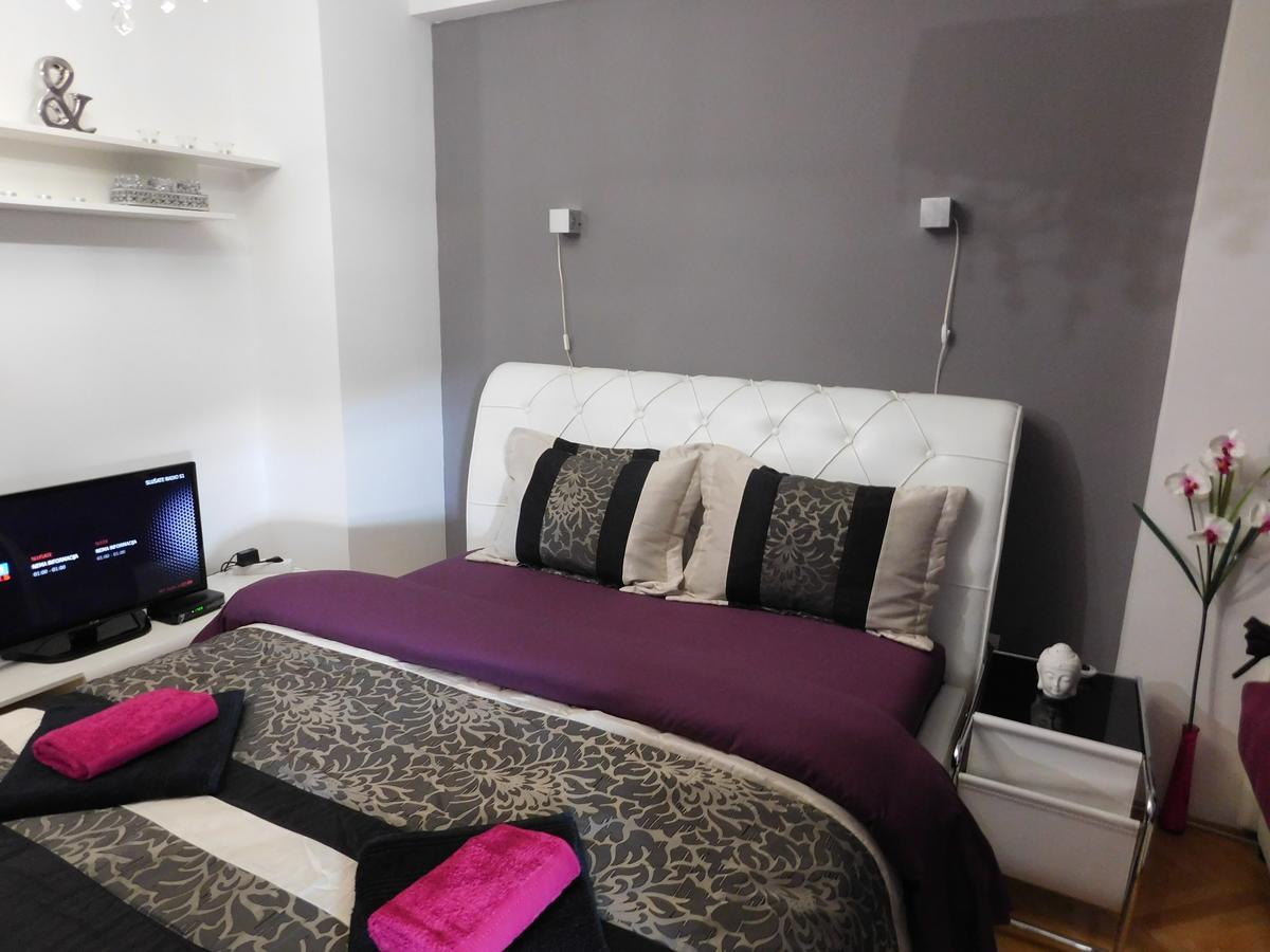 Velvet Lux Apartment Ni Extérieur photo