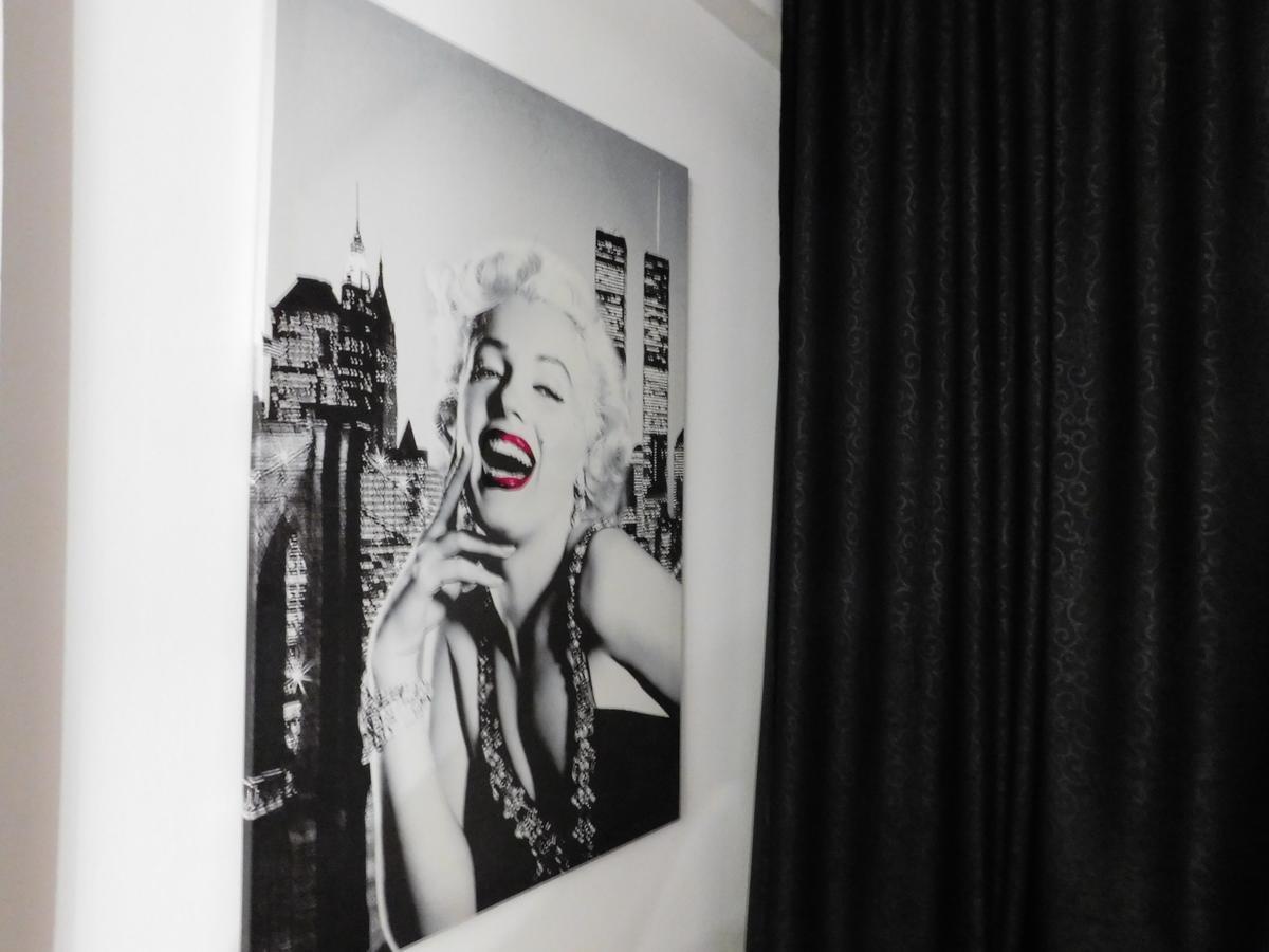 Velvet Lux Apartment Ni Extérieur photo