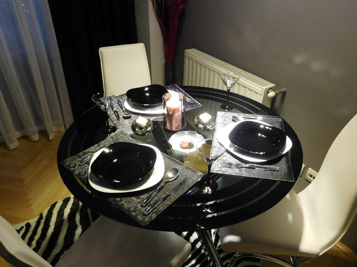 Velvet Lux Apartment Ni Extérieur photo