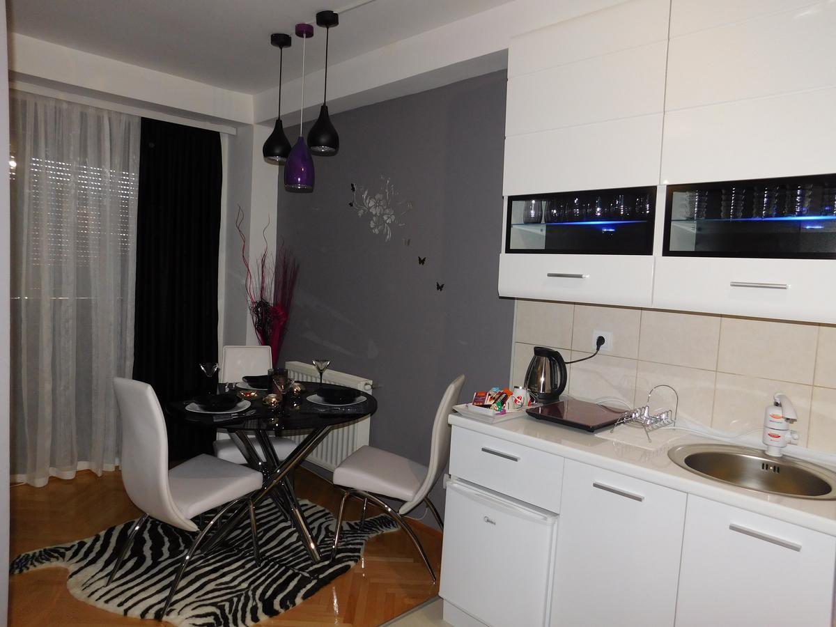 Velvet Lux Apartment Ni Extérieur photo