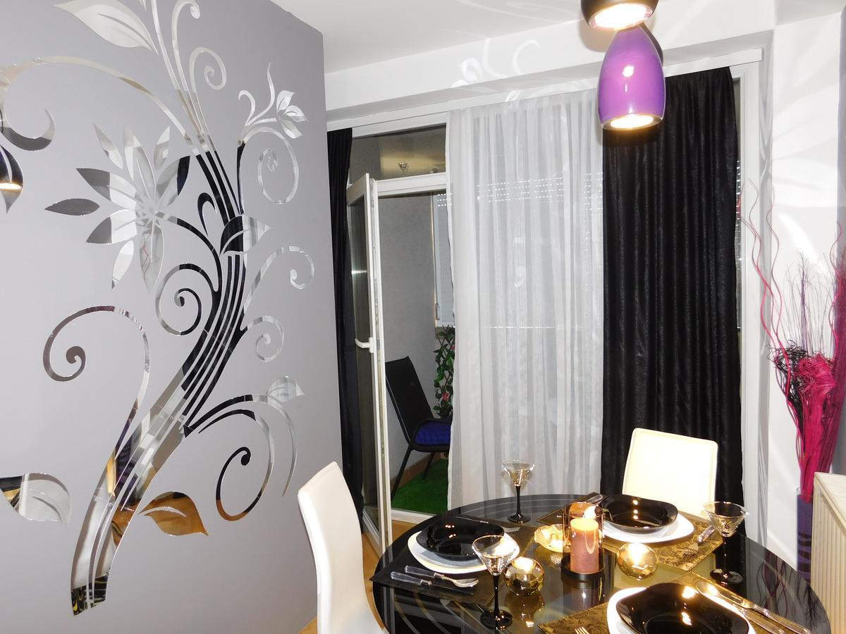 Velvet Lux Apartment Ni Extérieur photo