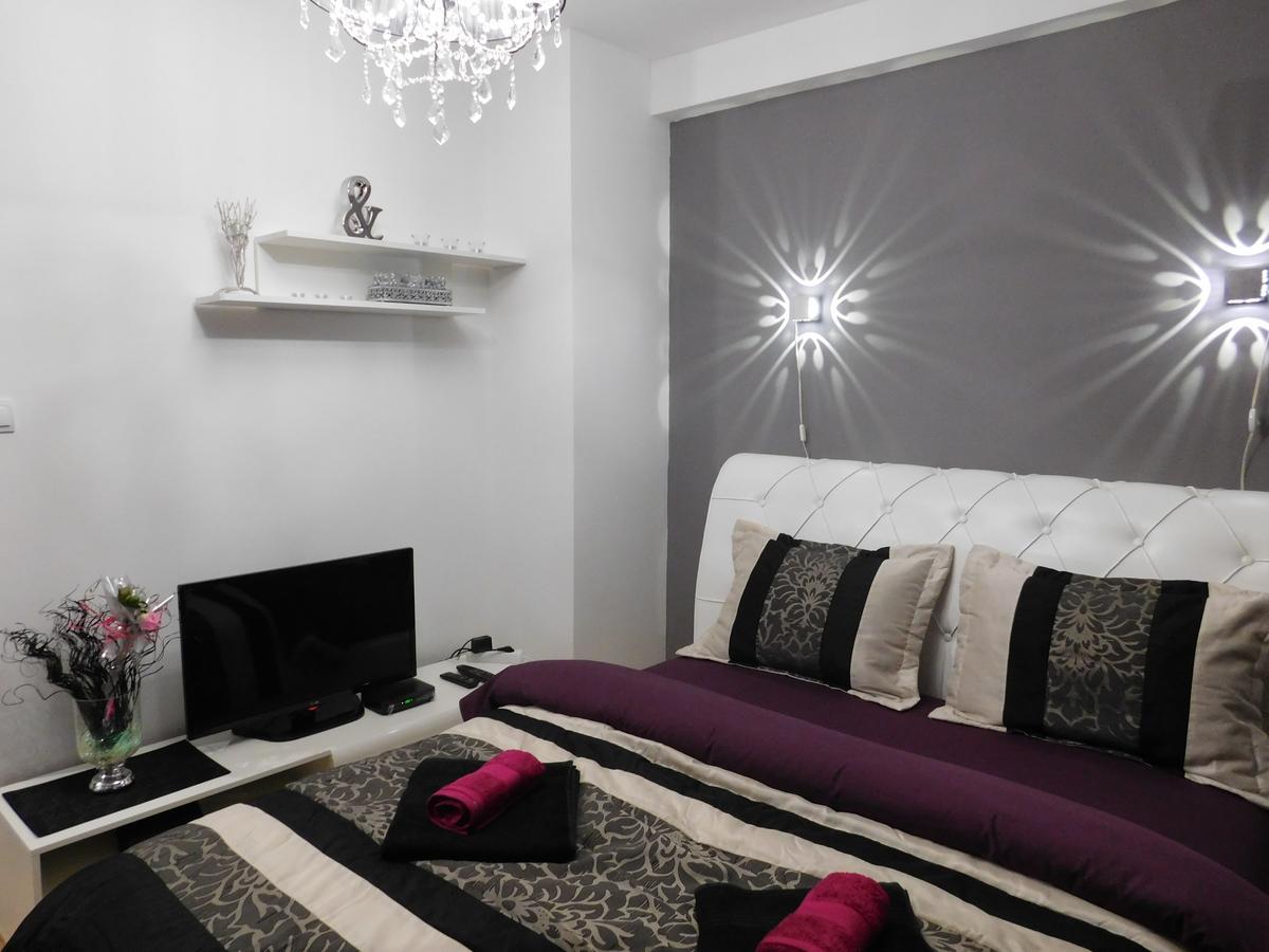 Velvet Lux Apartment Ni Extérieur photo