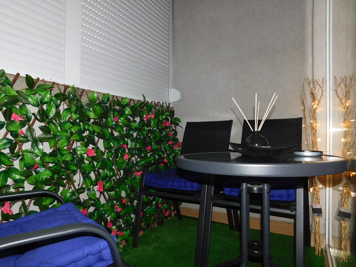 Velvet Lux Apartment Ni Extérieur photo