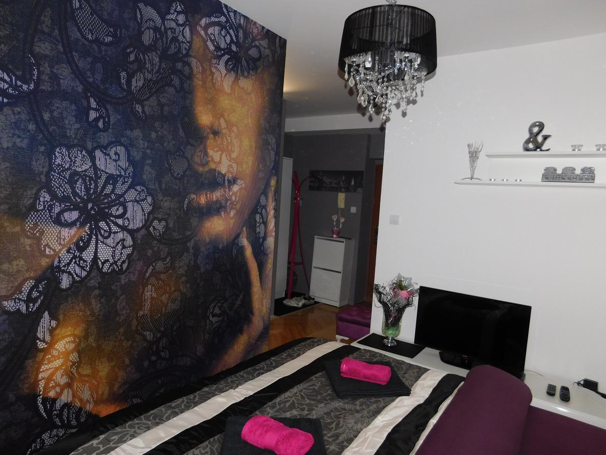 Velvet Lux Apartment Ni Extérieur photo